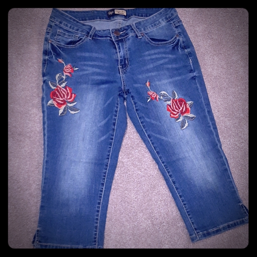 Suzanna Betro embroidered capri